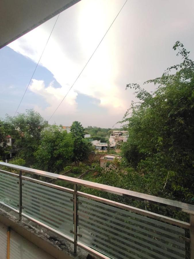 Own Stay New Delhi Bagian luar foto