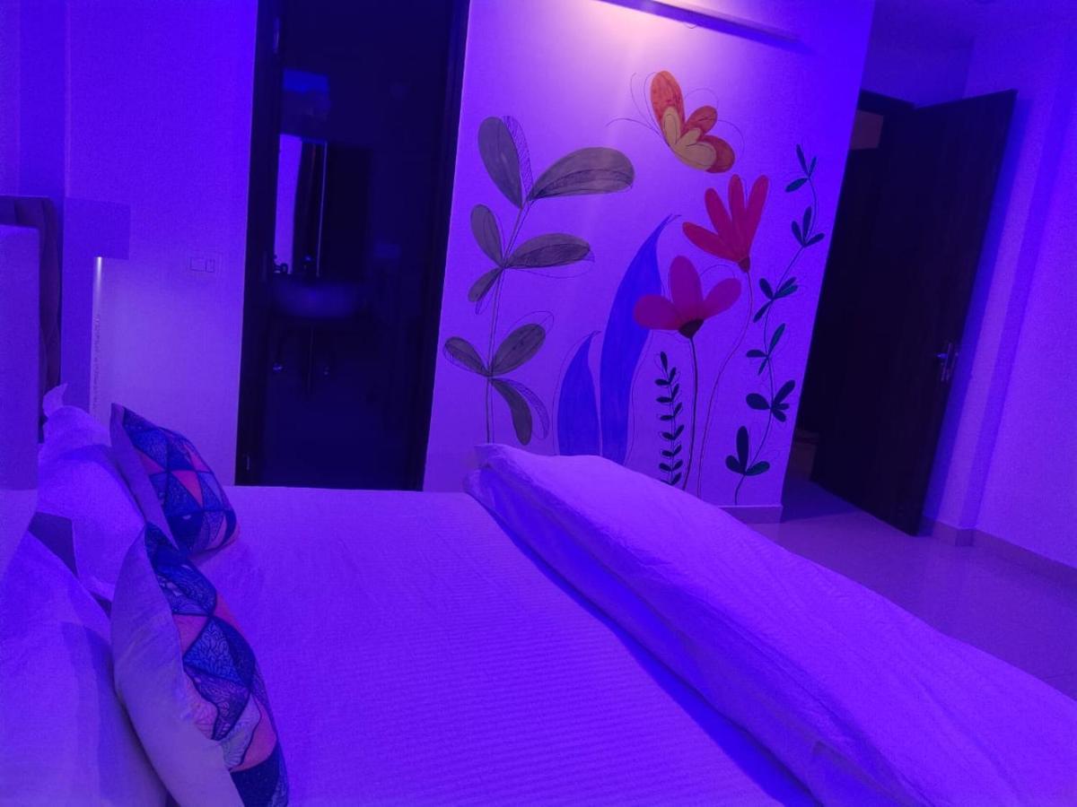 Own Stay New Delhi Bagian luar foto