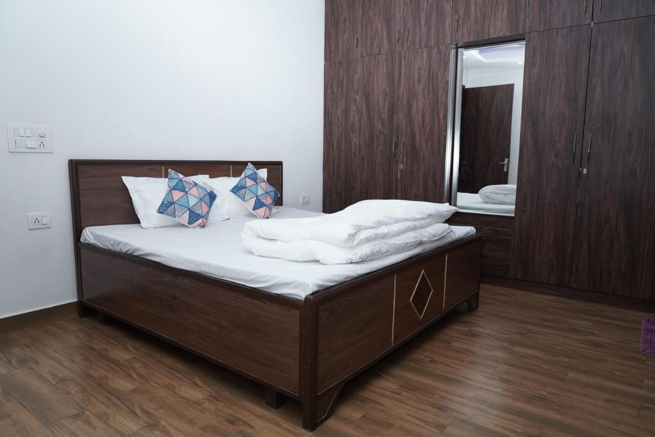 Own Stay New Delhi Bagian luar foto
