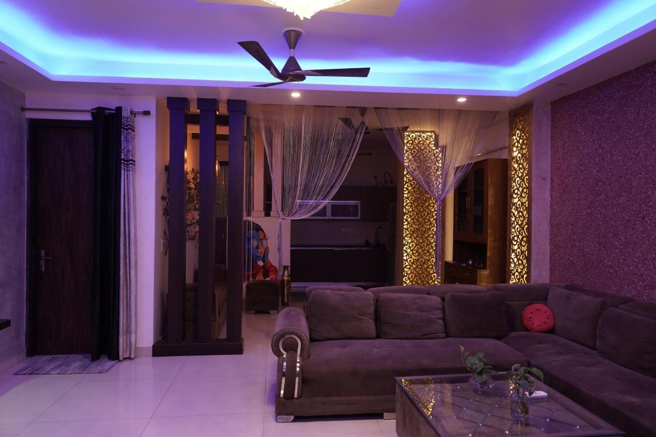 Own Stay New Delhi Bagian luar foto