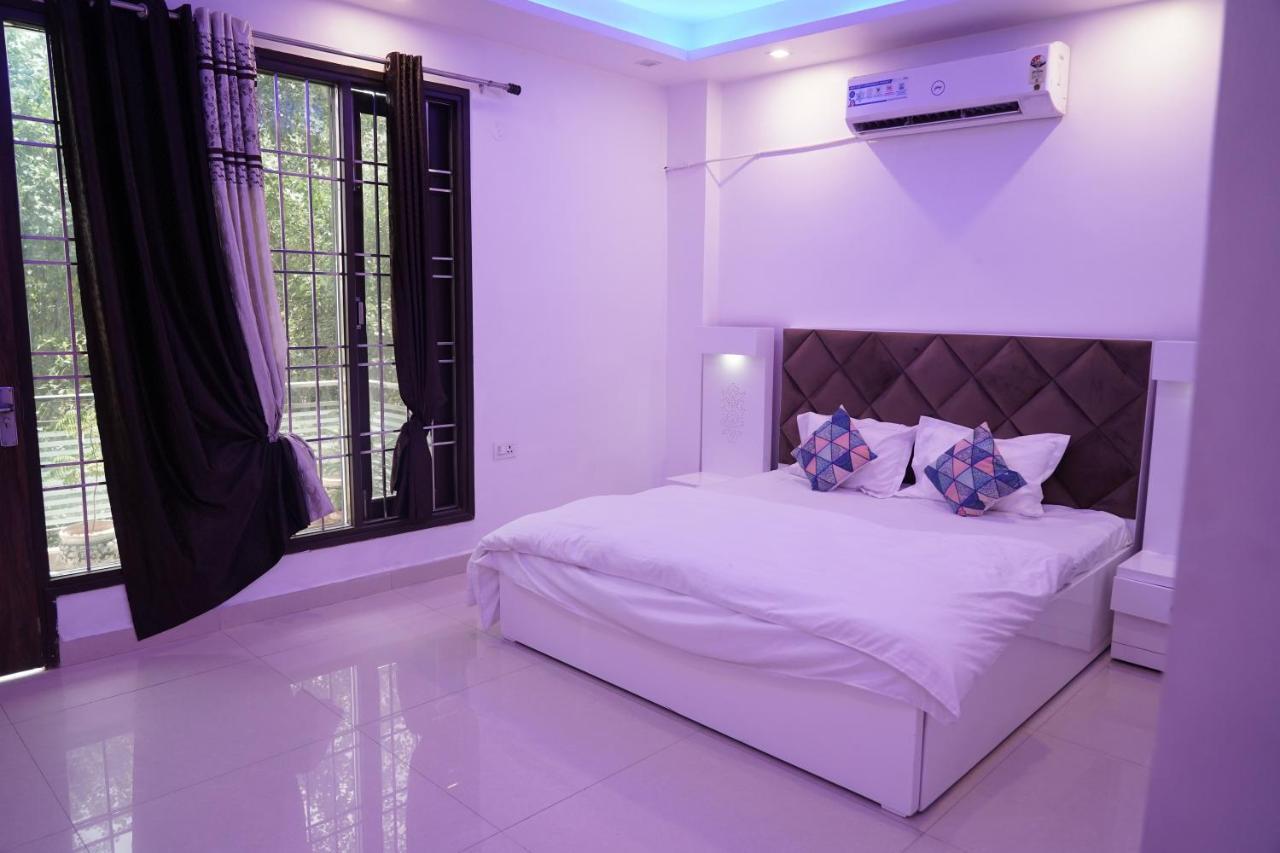Own Stay New Delhi Bagian luar foto