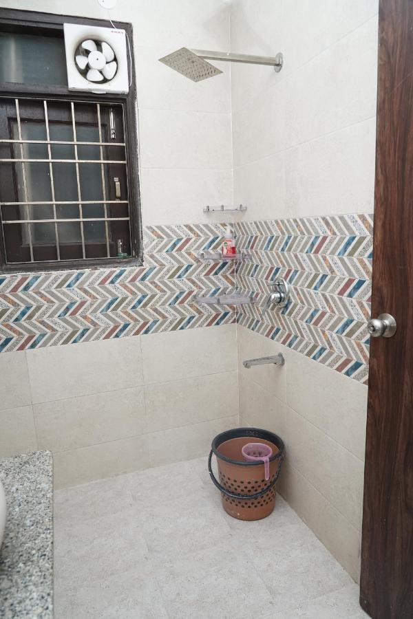 Own Stay New Delhi Bagian luar foto
