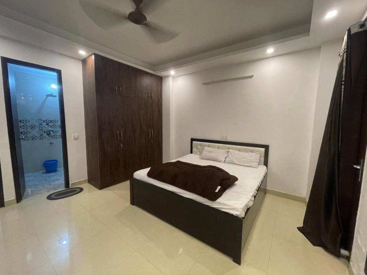Own Stay New Delhi Bagian luar foto