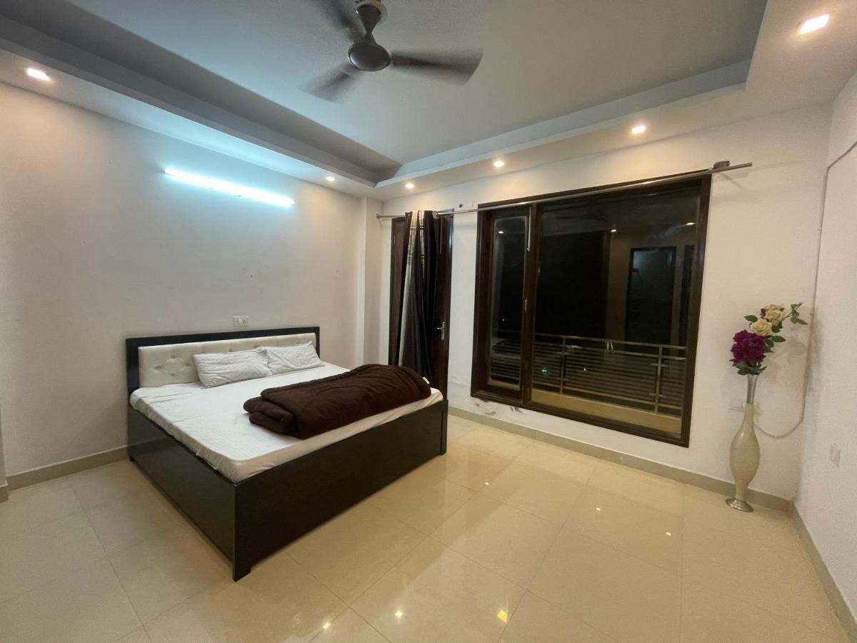 Own Stay New Delhi Bagian luar foto